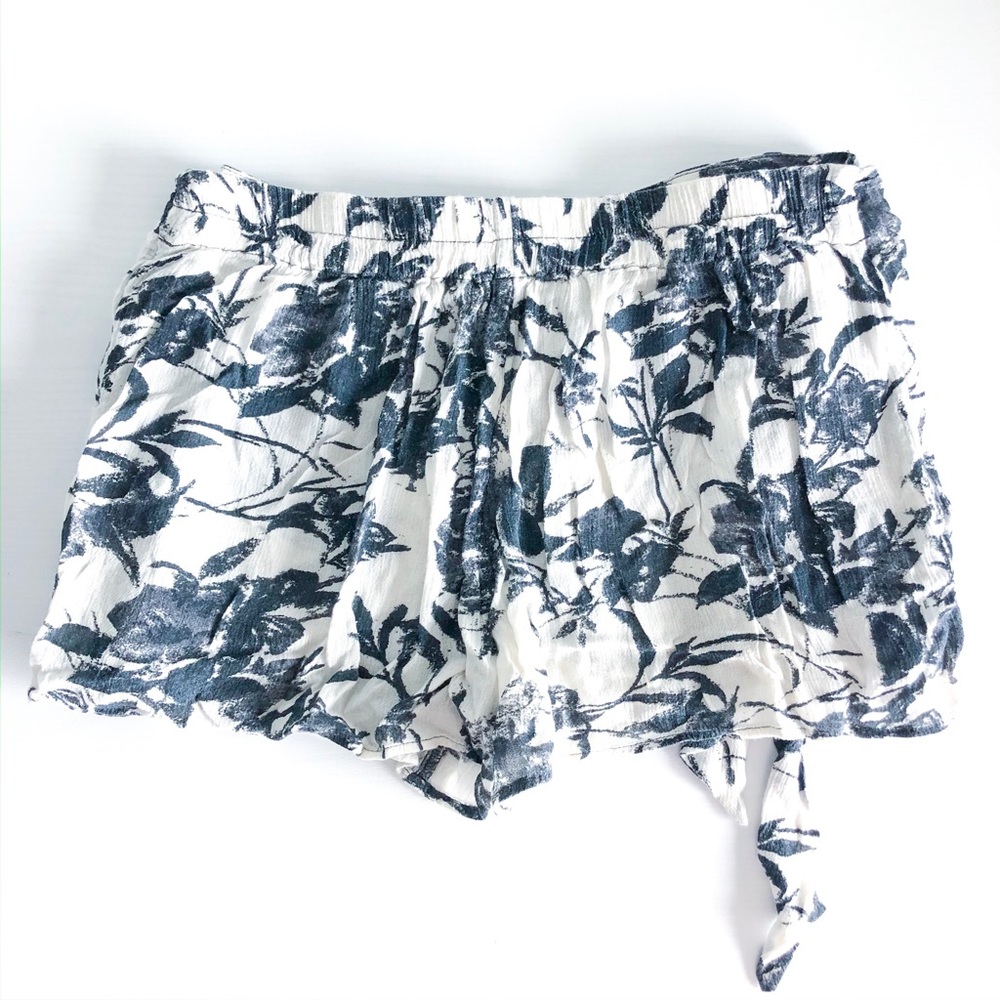 Free People Sarong Wrap Shorts - Picture 5 of 8